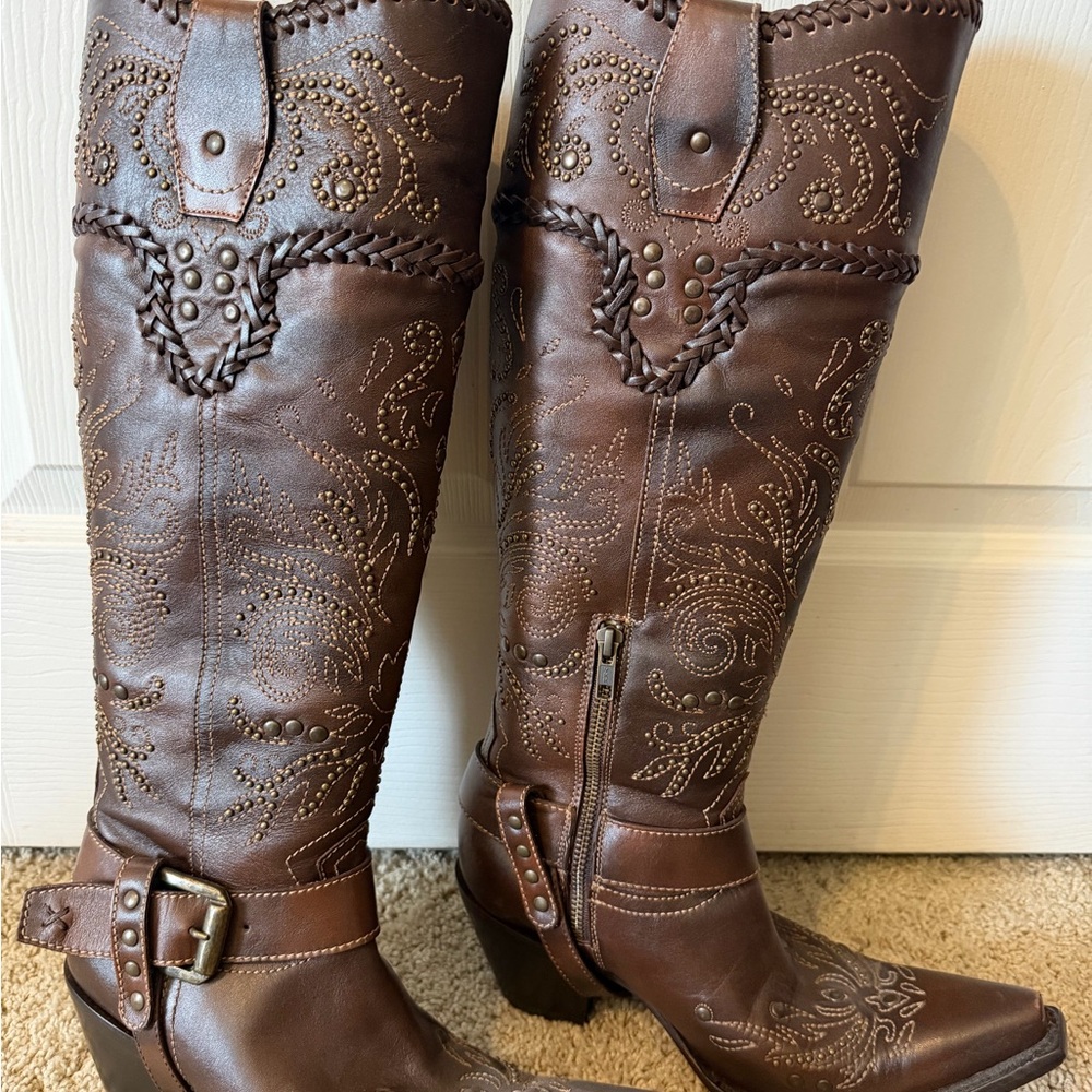 Corral tall Brown Embroidered Leather & stud Cowboy Boots. Size 8 1/2.
